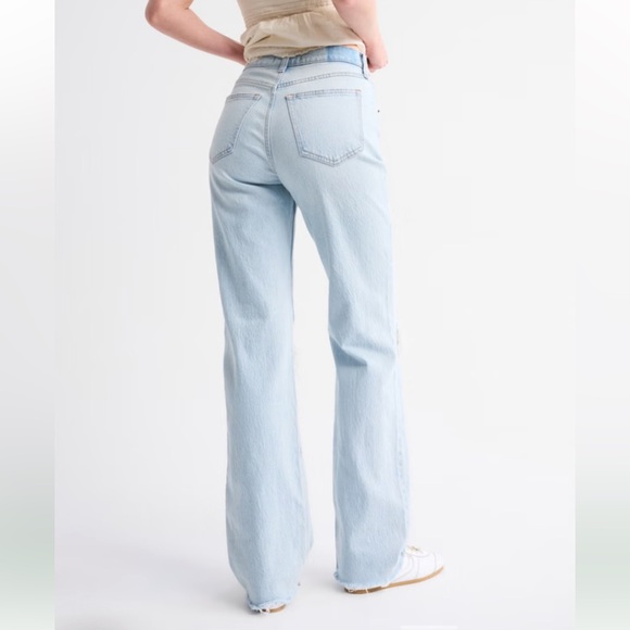 Abercrombie High Rise 90s Relaxed Raw Hem Jean - Picture 5 of 7